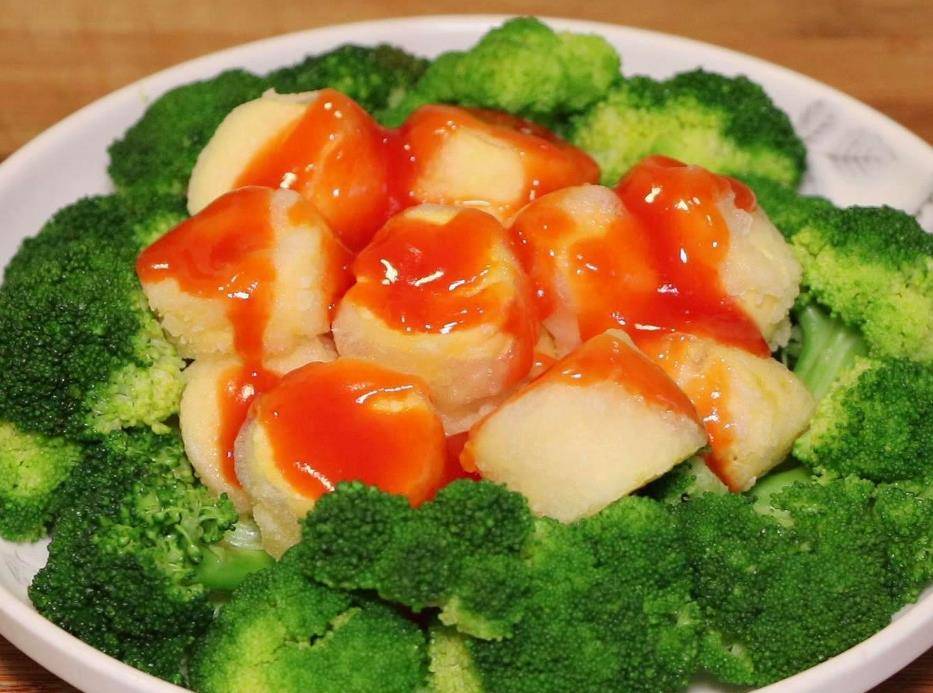 把苦瓜这样做,儿子尝了一块说:这味道不错,苦瓜也不怎么苦了!