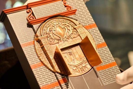 以币为媒连接城市、文化和创造力，中英青年创意币章设计作品在伦敦展出