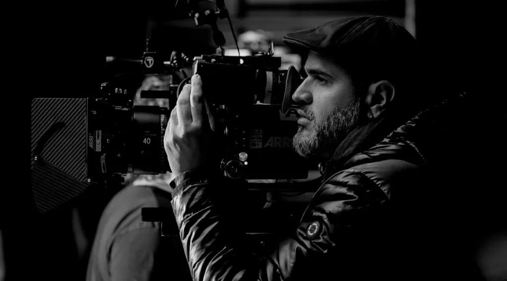 母亲、爱人、骗子、窃贼……DP 佩德罗·卡蒂罗谈 BBC 犯罪题材剧《琼》