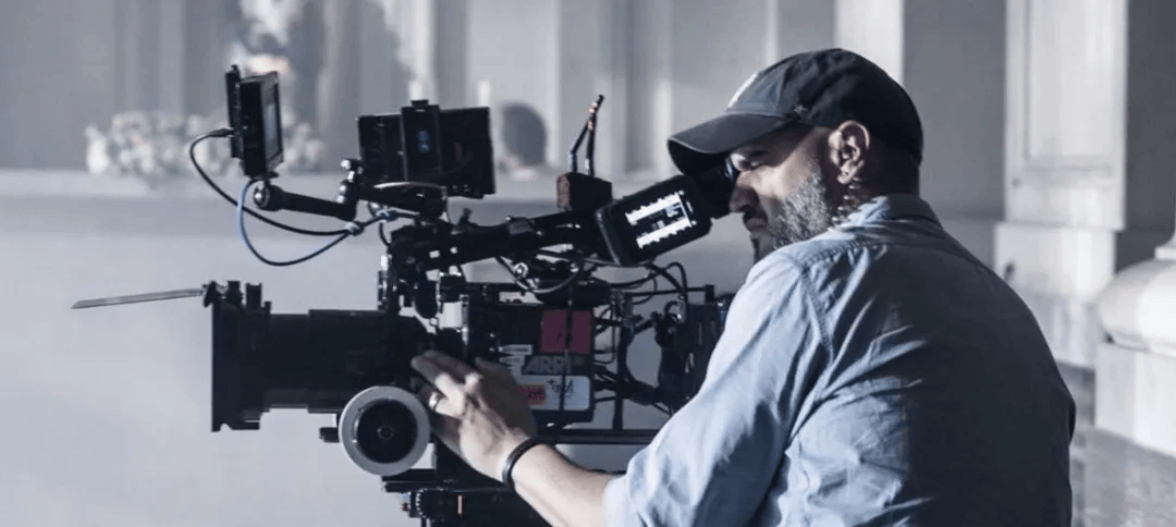 母亲、爱人、骗子、窃贼……DP 佩德罗·卡蒂罗谈 BBC 犯罪题材剧《琼》