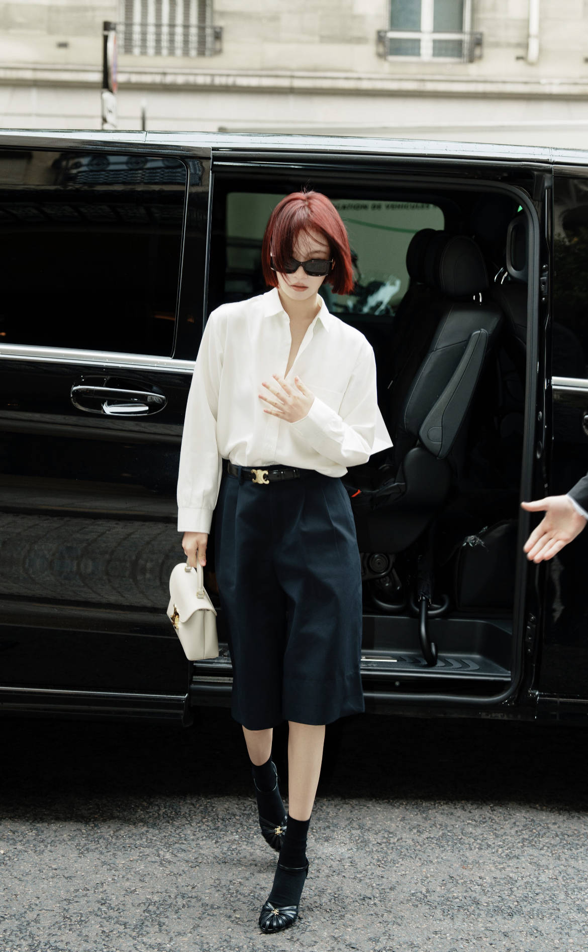 杨幂欧阳娜娜都爱穿的宽腿中裤，今夏火成这样啦？