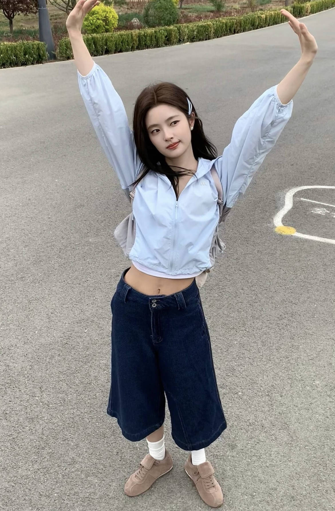 杨幂欧阳娜娜都爱穿的宽腿中裤，今夏火成这样啦？