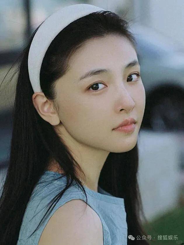 离婚三年又被拍到亲密逛超市，他俩这是纯带娃还是真复合了？