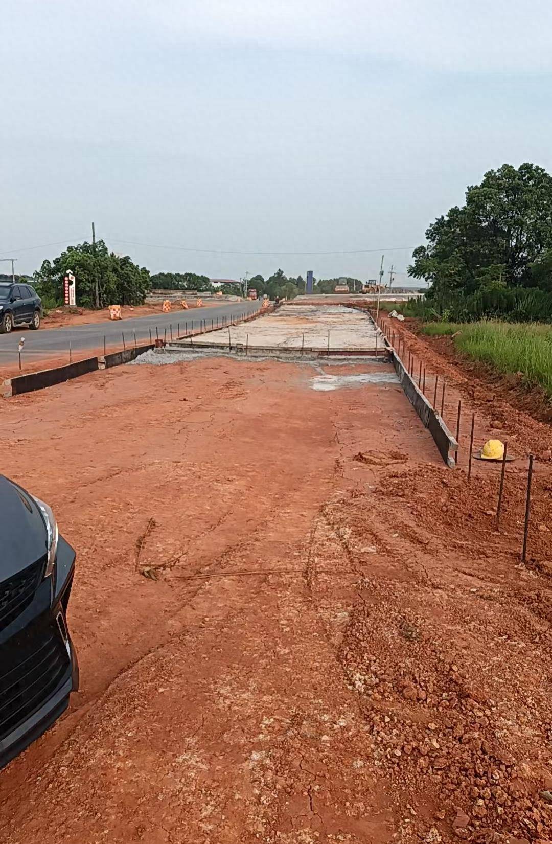 南昌一工人工地附近如厕被误当猎物枪击身亡,家属申请工亡未果,用工单位称愿补偿25万