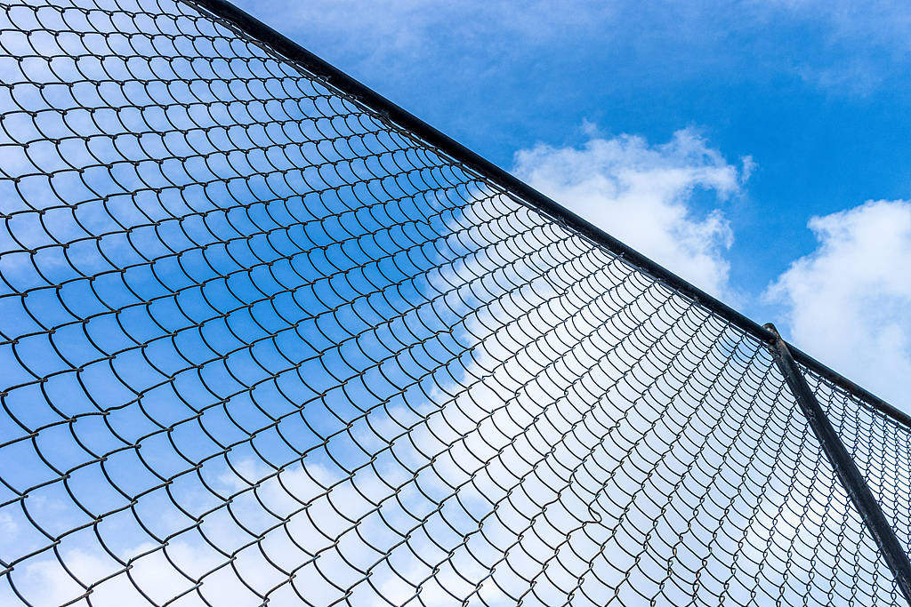 女孩10万元把男友卖到缅甸，该有“拐卖人口罪”了