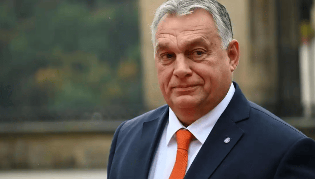 冯德莱恩瞒不住了，欧盟正密谋一场“政变”，矛头直指中俄，3个国家收到危险信号！