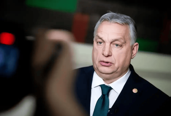 冯德莱恩瞒不住了，欧盟正密谋一场“政变”，矛头直指中俄，3个国家收到危险信号！