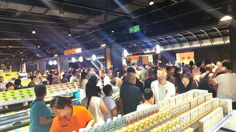 高新区（新市区）：新疆首家“胖东来”指导调改店开业当天销售达244万元！同比增长286%