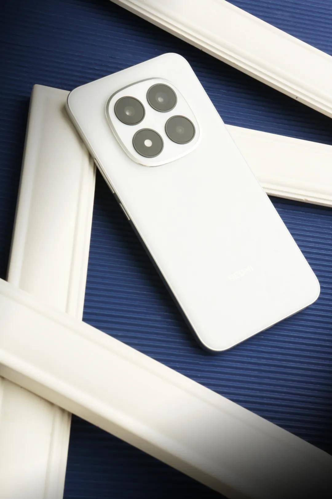 千磨万击还坚劲，芯火燎原十五重｜聊聊REDMI Note 15 Pro系列