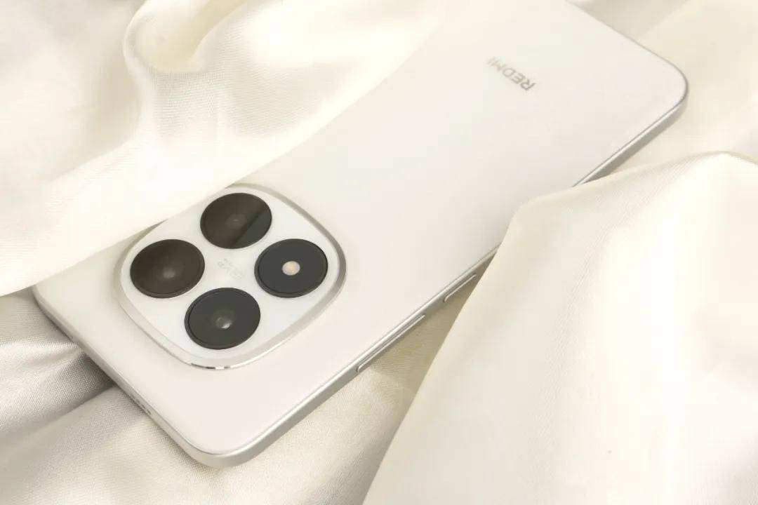 千磨万击还坚劲，芯火燎原十五重｜聊聊REDMI Note 15 Pro系列