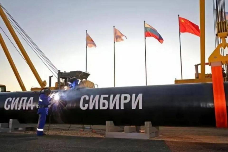 普京离开北京后，抵达海参崴与中方谈能源合作