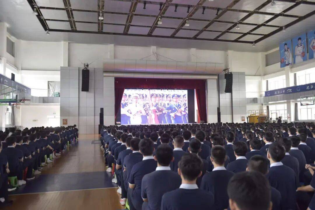 阅兵式上的沈阳二中骄傲 为何这么多国防重器的设计师出自这所高中？