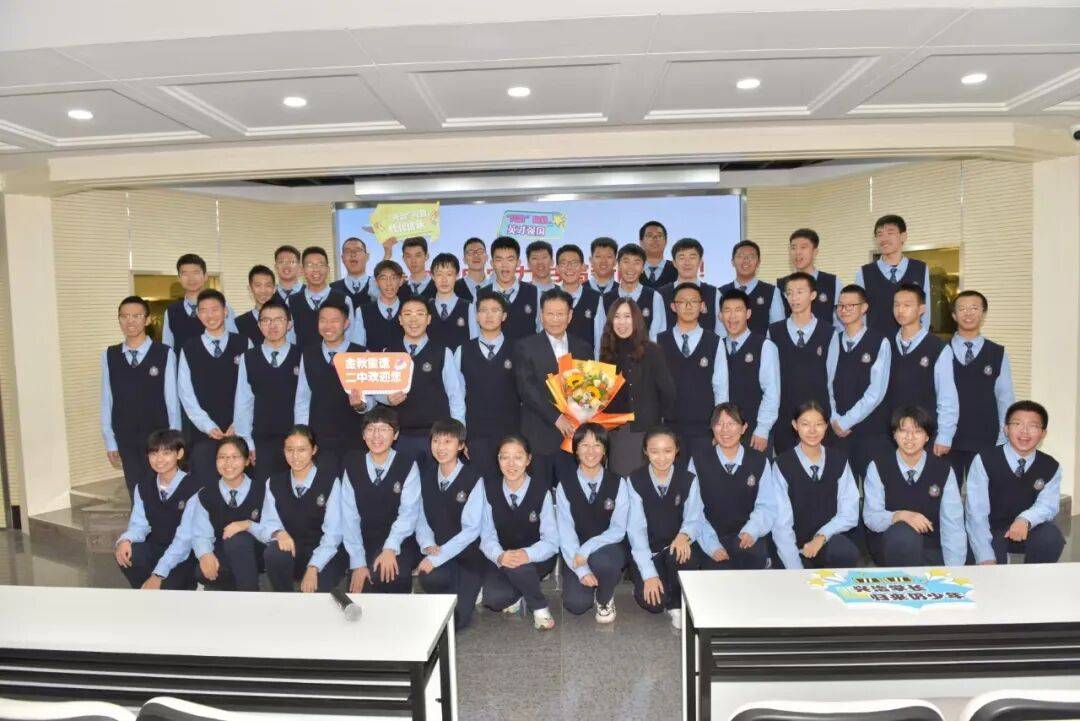 阅兵式上的沈阳二中骄傲 为何这么多国防重器的设计师出自这所高中？