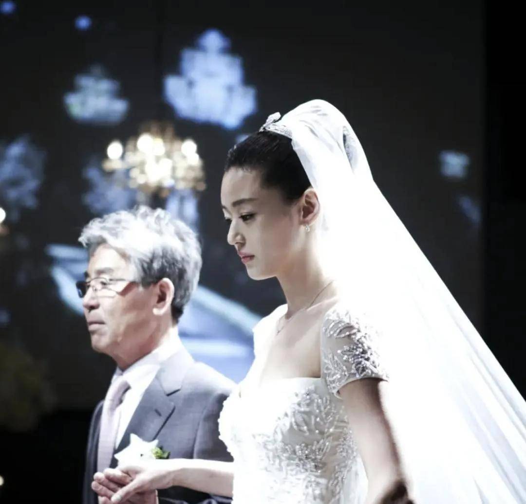 全智贤老公炒币血亏，女神频繁营业被指“救夫”，真相是……