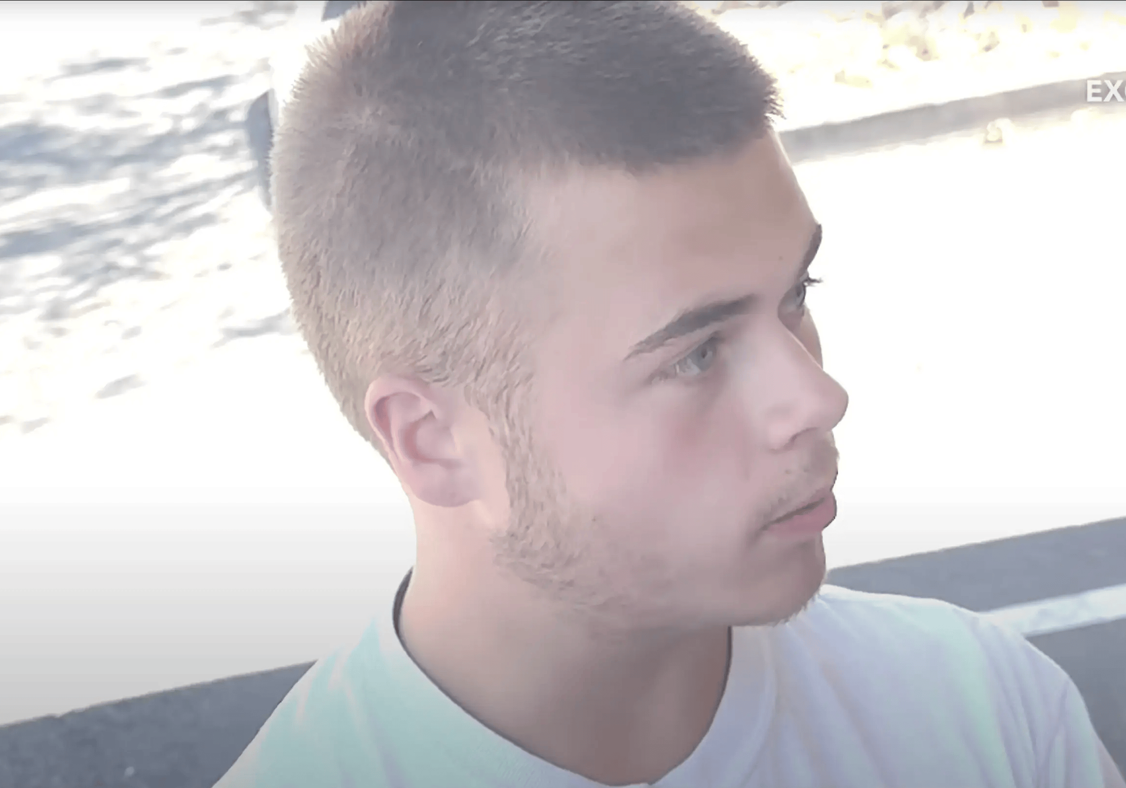 柯克案枪手邻居：两周前见过枪手及其跨性别伴侣