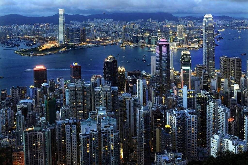 香港《稳定币条例》正式实施，沾“币”即涨的“十倍股”！稳定币泡沫化，监管喊话“降温”